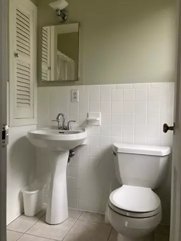 Bath - 344 E Hadley Rd, Amherst, MA 01002 photo 2 of 3