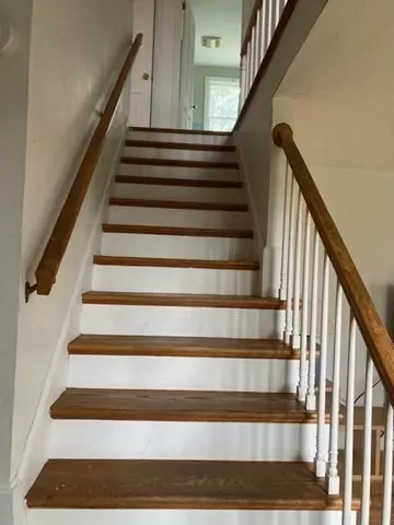 Entry Way - 344 E Hadley Rd, Amherst, MA 01002 photo 4 of 5