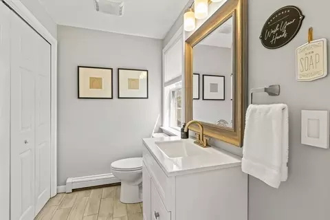 Bath - 255 Shootflying Hill Rd, Barnstable, MA 02668 photo 1 of 3