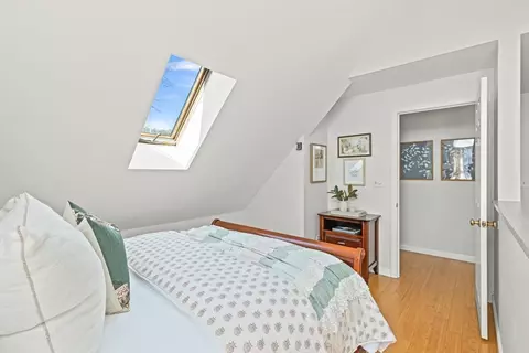 Bedroom - 255 Shootflying Hill Rd, Barnstable, MA 02668 photo 7 of 8