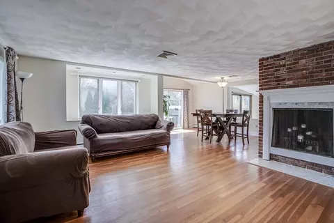21 Sunrise Ave, Stoneham, MA 02180