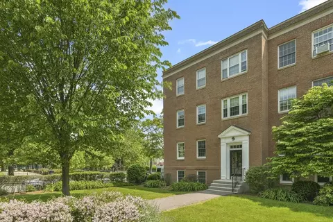 36 Browne St #1, Brookline, MA 02446