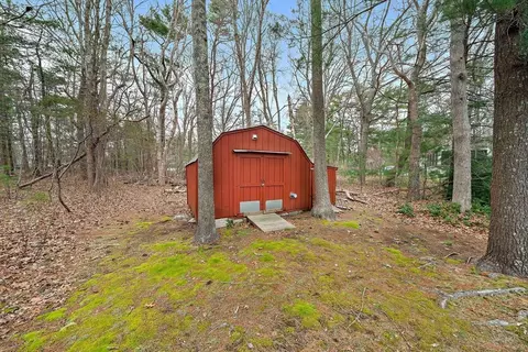 Exterior - 2 Winslow Ln, Wareham, MA 02571 photo 5 of 9