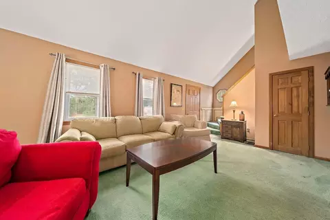 Living - 2 Winslow Ln, Wareham, MA 02571 photo 4 of 4