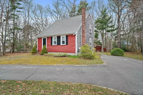 Exterior - 2 Winslow Ln, Wareham, MA 02571 photo 3 of 9