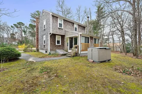 Exterior - 2 Winslow Ln, Wareham, MA 02571 photo 6 of 9