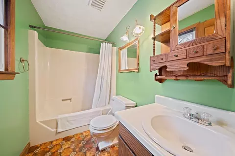 Bath - 2 Winslow Ln, Wareham, MA 02571 photo 2 of 2