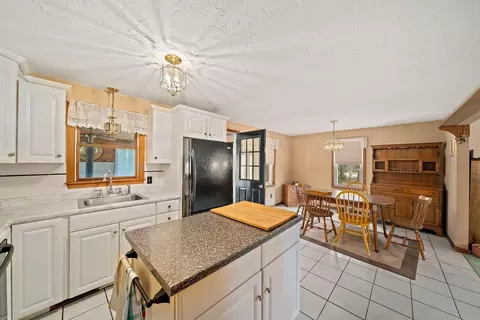 Kitchen - 2 Winslow Ln, Wareham, MA 02571 photo 4 of 4