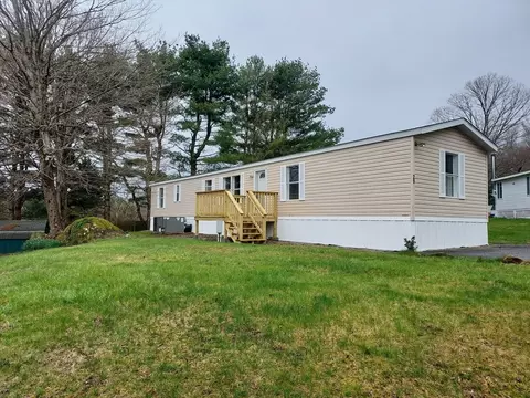 29 Birch Ln, Wales, MA 01081