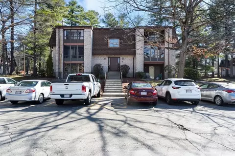 5 Greenbriar Dr #206, North Reading, MA 01864