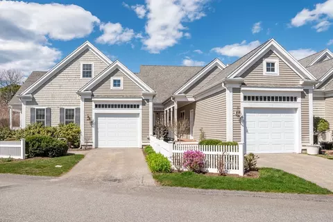 4 Amberwood Ct #212, Bourne, MA 02532