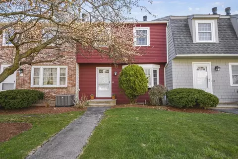 62 Prescott Dr #62, Chelmsford, MA 01863