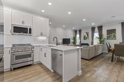 225 Havre St #6, Boston, MA 02128