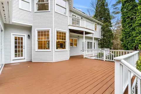 Exterior - 11 Barnside Rd, Boxford, MA 01921 photo 4 of 7