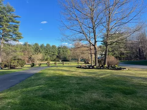 Exterior - 11 Barnside Rd, Boxford, MA 01921 photo 5 of 7