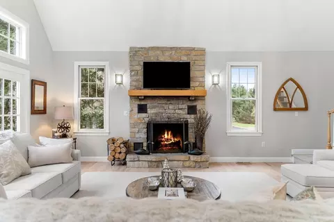 Living - 11 Barnside Rd, Boxford, MA 01921 photo 5 of 5
