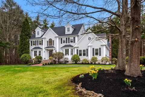11 Barnside Rd, Boxford, MA 01921