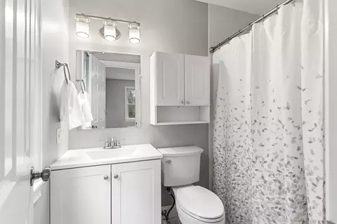 Bath - 11 Barnside Rd, Boxford, MA 01921 photo 5 of 5
