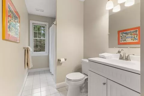 Bath - 11 Barnside Rd, Boxford, MA 01921 photo 4 of 5