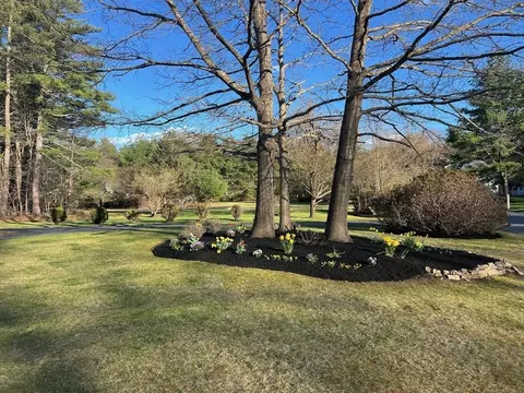 Exterior - 11 Barnside Rd, Boxford, MA 01921 photo 6 of 7