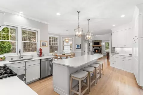 Kitchen - 11 Barnside Rd, Boxford, MA 01921 photo 2 of 3