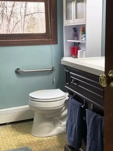 Bath - 8 Rocco Dr #8, Blackstone, MA 01504 photo 3 of 4