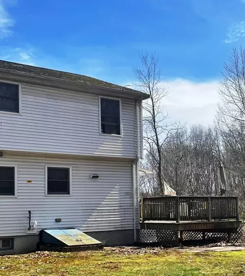 Exterior - 8 Rocco Dr #8, Blackstone, MA 01504 photo 8 of 9