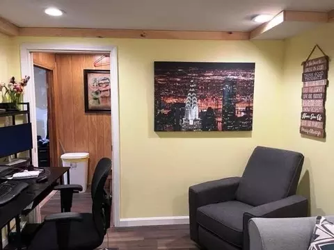 Living - 8 Rocco Dr #8, Blackstone, MA 01504 photo 2 of 3