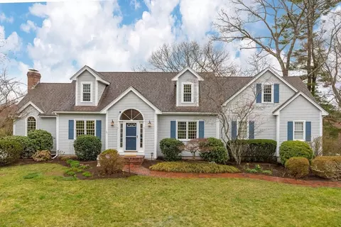 20 Saddleback Dr, Wrentham, MA 02093