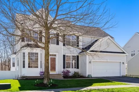 3 Rainbow Dr, Worcester, MA 01605