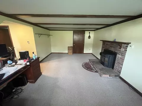Living - 33 Westview Ter, Easthampton, MA 01027 photo 3 of 3