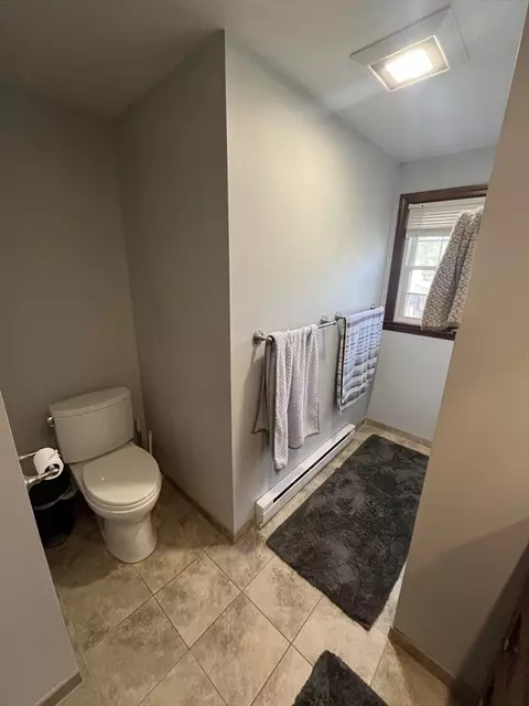 Bath - 33 Westview Ter, Easthampton, MA 01027 photo 3 of 5