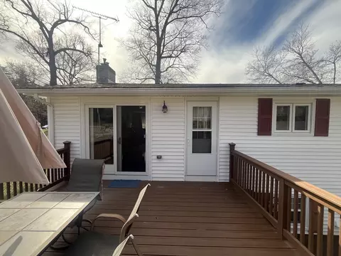 Exterior - 33 Westview Ter, Easthampton, MA 01027 photo 9 of 12