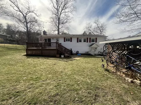Exterior - 33 Westview Ter, Easthampton, MA 01027 photo 6 of 12