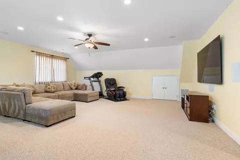 Living - 17 Gabriel Ln #17, Acton, MA 01720 photo 5 of 8