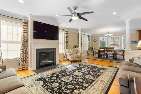 Living - 17 Gabriel Ln #17, Acton, MA 01720 photo 2 of 8