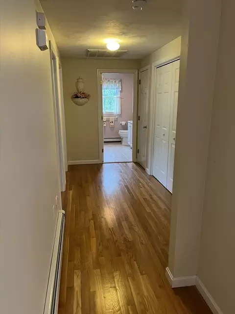 Entry Way - 17 Snead Dr, Mashpee, MA 02649 photo 2 of 2