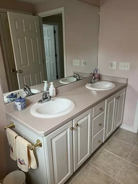 Bath - 17 Snead Dr, Mashpee, MA 02649 photo 3 of 3