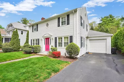 33 S Park Ave, Longmeadow, MA 01106