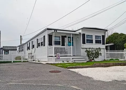 9 Eleventh St, Wareham, MA 02558