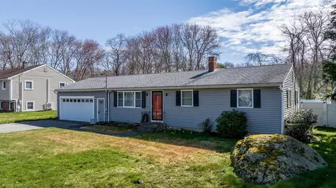 513 Sharps Lot Rd, Swansea, MA 02777