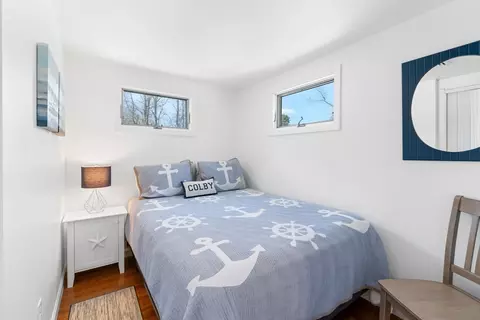 Bedroom - 9 Uncle Edwards Rd, Mashpee, MA 02649 photo 2 of 4