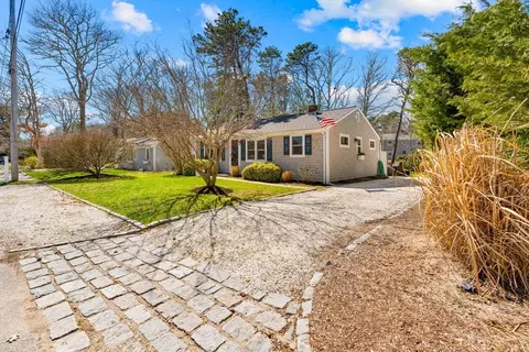 Exterior - 9 Uncle Edwards Rd, Mashpee, MA 02649 photo 4 of 17