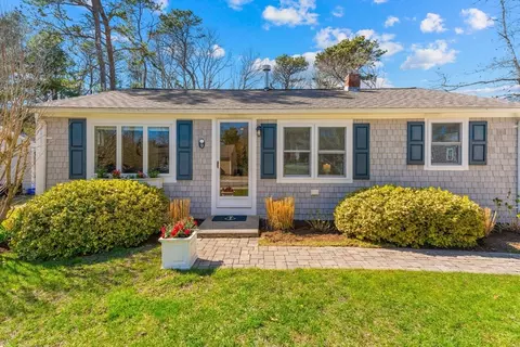 9 Uncle Edwards Rd, Mashpee, MA 02649