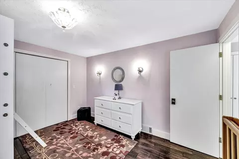 Bedroom - 6 Mashie Cir, Mashpee, MA 02649 photo 10 of 11