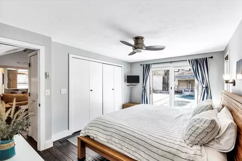 Bedroom - 6 Mashie Cir, Mashpee, MA 02649 photo 6 of 11