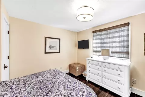 Bedroom - 6 Mashie Cir, Mashpee, MA 02649 photo 2 of 11