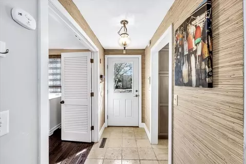 Entry Way - 6 Mashie Cir, Mashpee, MA 02649 photo 1 of 1
