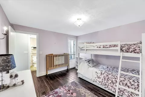 Bedroom - 6 Mashie Cir, Mashpee, MA 02649 photo 11 of 11