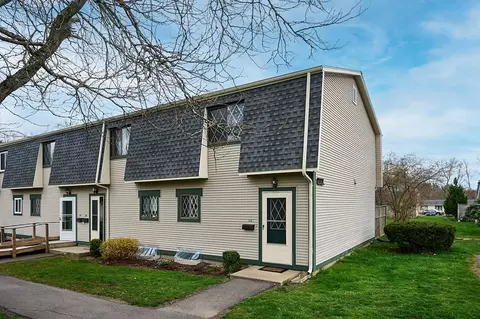 170 E Hadley Rd #124, Amherst, MA 01002
